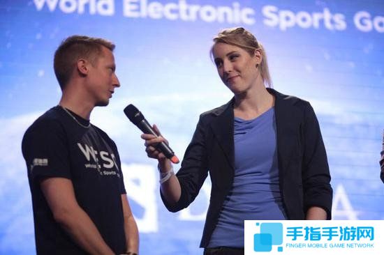 DOTA2美女主持身患癌癥 可能將告別解說舞臺